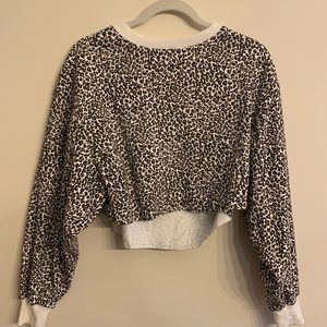 Cropped leopard sweatshirt